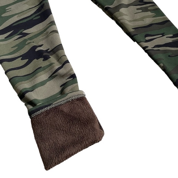 Just Cozy Faux Fur-Lined Camo Leggings Size Medium Tall - Picture 4 of 7